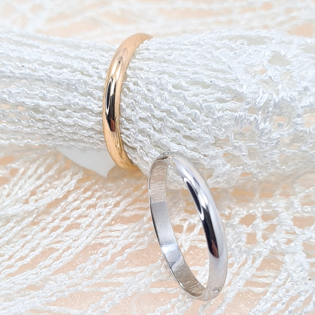 ALIANÇA CASAMENTO MEIA CANA COM 2,5  EM OURO 9K