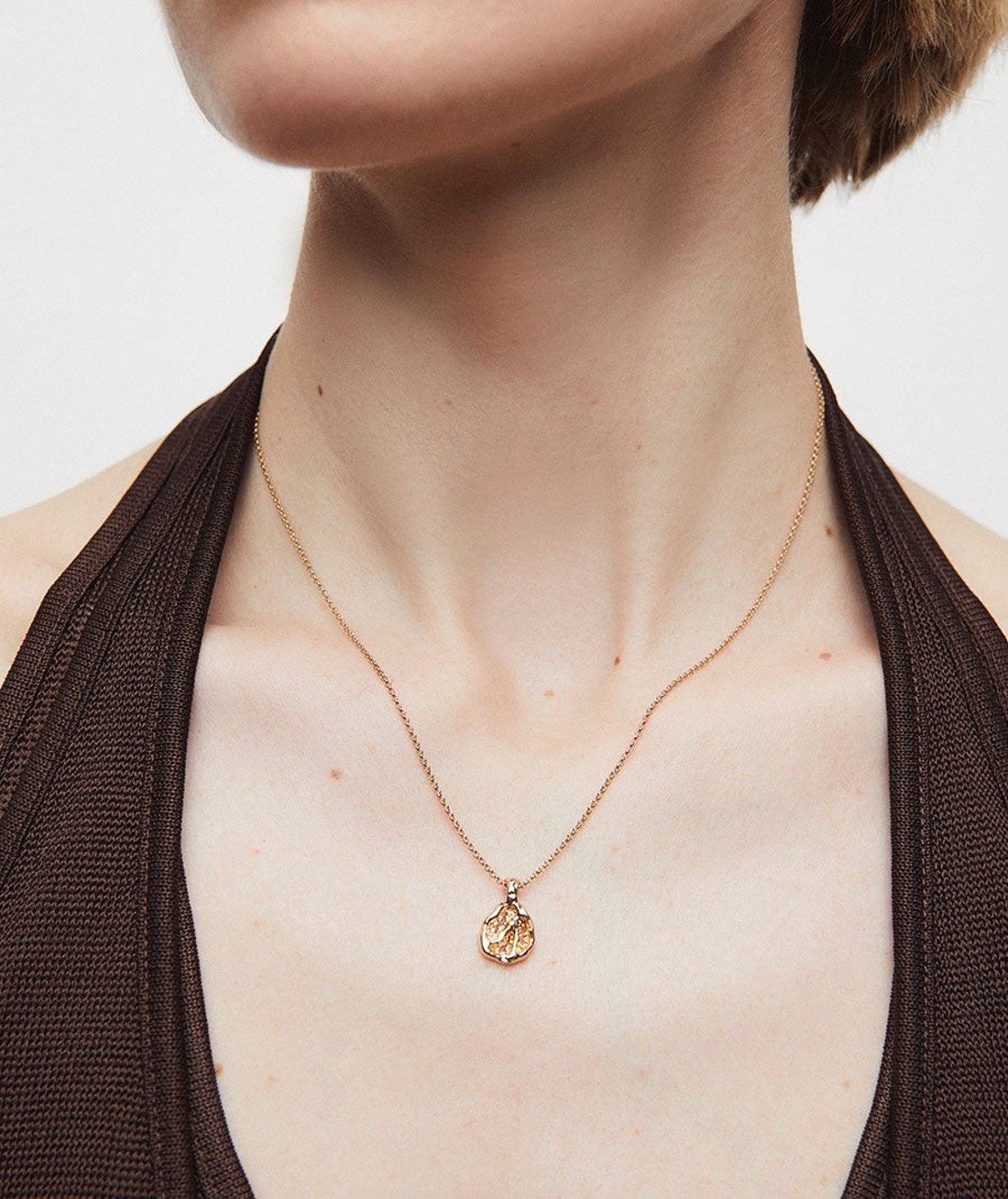 COLAR BRONZE PENDENTE TEXTURADO PLAQUEADO A OURO 18K X4801940 VIDAL