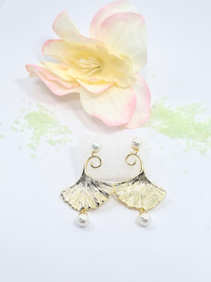 BRINCOS 5004953  GINGKO BILOBA  COM PÉROLAS EM PRATA DE LEI 925