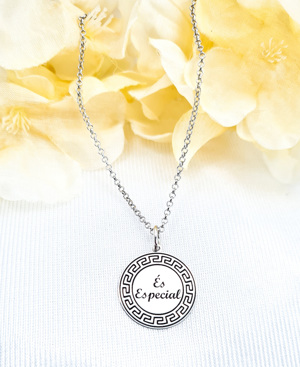 Fio medalha Versace É Especial   AFET0044 Prata Afetos 