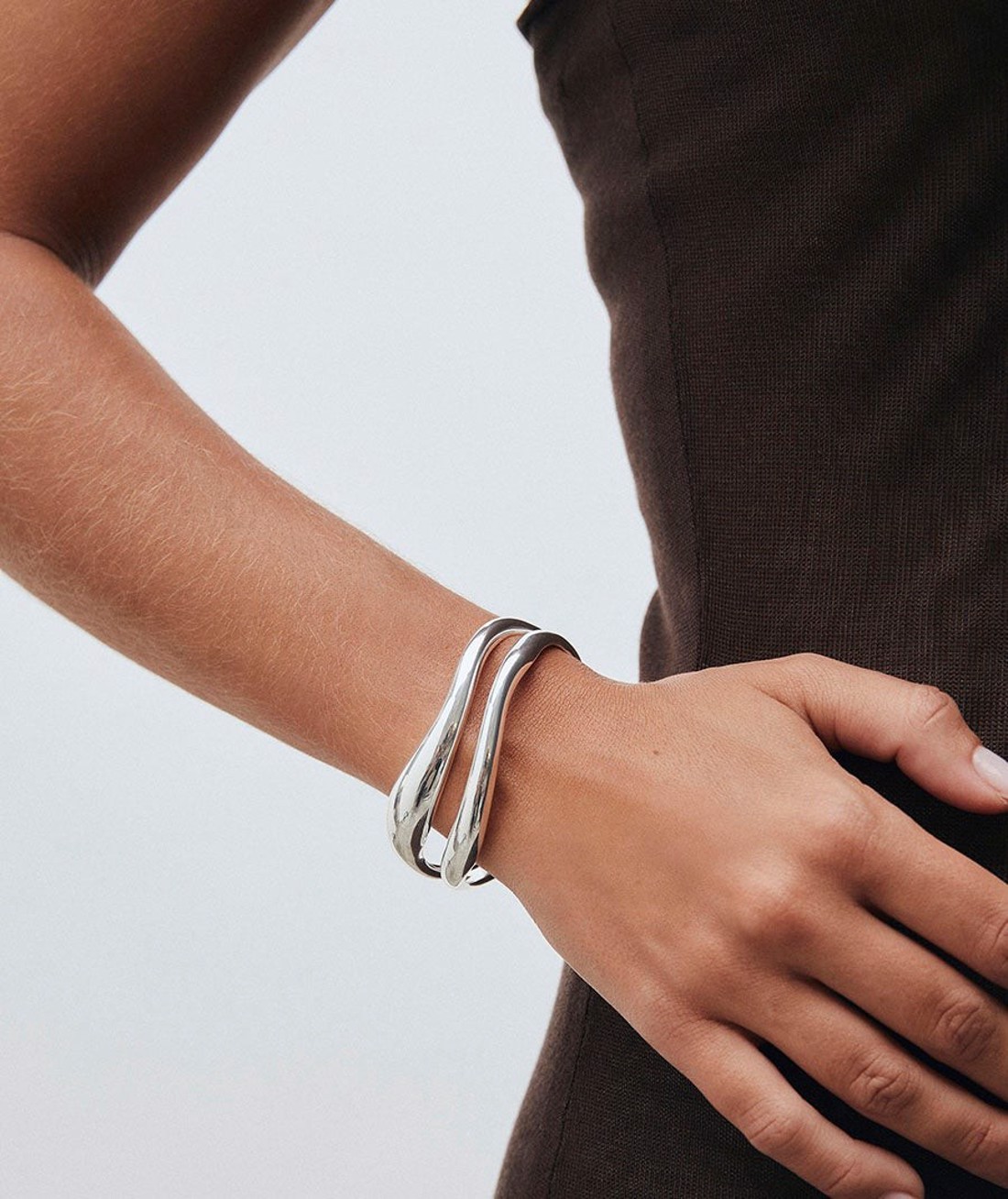 PULSEIRA BRONZE ESCRAVA SMOOTH SPIRAL WAVES PLAQUEADA A PRATA DE LEI 925 X28092 VIDAL